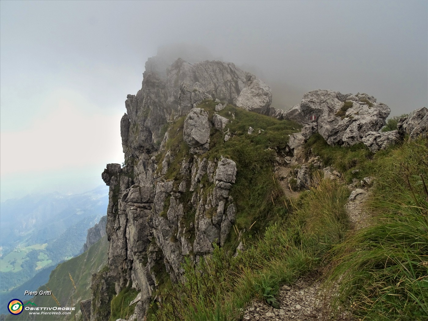52 Sul sent. 502 da Cima Alben al Passo La Forca.JPG